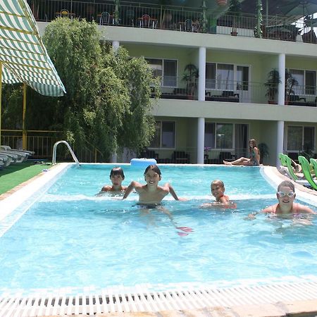 Green Hotel-Club 扎托卡 外观 照片